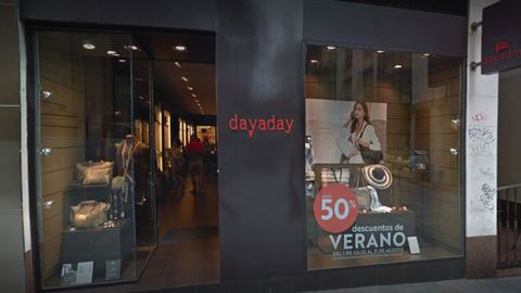 Fachada de la nica tienda Dayaday existente en Asturias, ubicada en Gijn