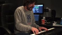 O primeiro concerto do ciclo correr� cargo do m�sico Alexandre Gonz�lez, que tam�n abriu as emisi�ns do canal de televisi�n por Internet Guimaralia Te Ve (na imaxe)