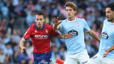 El jugador del Celta Marcos Alonso fue expulsado al inicio de la segunda mitad del duelo ante el Osasuna.
