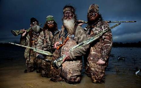 El clan de los Robertson, ataviados para salir de caza por los pantanos de Luisiana.
