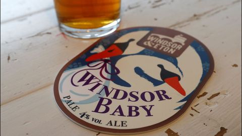 Los pubs de Windsor despachan una cerveza creada con motivo del nacimiento del beb de los Sussex