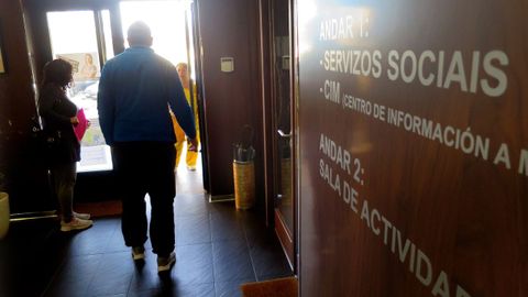 El personal de la oficina de servicios sociales supervisó la elaboración de las bases