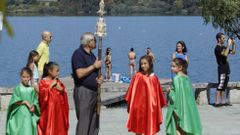 Procesi�n fluvial en Castrelo de Mi�o