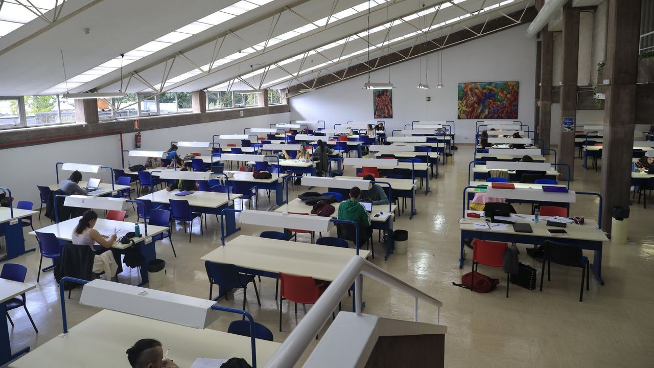 Cerrojazo de la Xunta al debate sobre el máster de Matemáticas de la USC