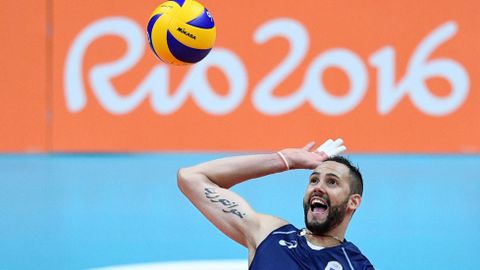 El jugador de voleibol Osmany Juantorena, de Italia.