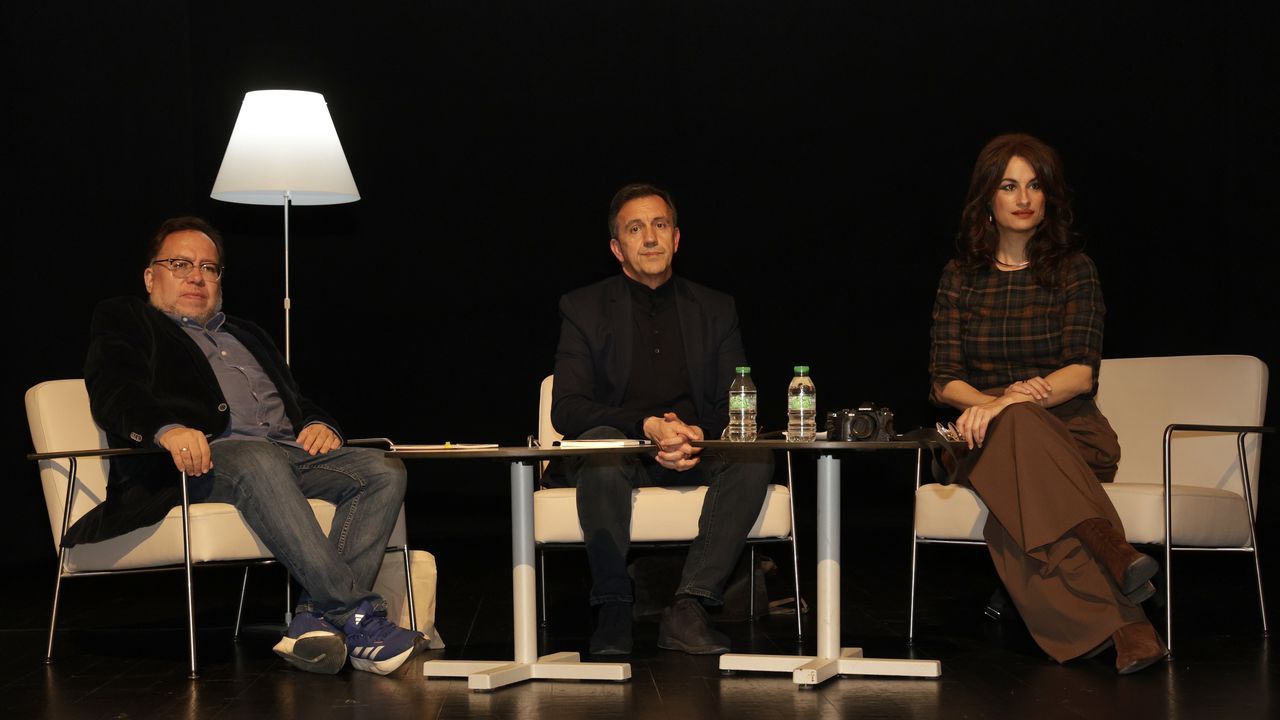 Miguel Sande y el poeta boliviano Gabriel Chavez protagonizaron el ciclo de poesía internacional Poetas Di(n)versos en A Coruña