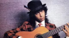 Rafael Amador en la portada de uno de sus discos