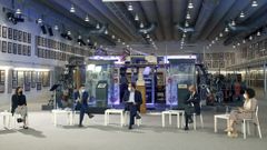 De izquierda a derecha, Lorena Alvite, Jos� Gonz�lez, Ignacio Elola, Jaime L�pez V�zquez y Mar�a Cedr�n