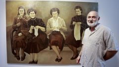 Jes�s L�zare, ante una de las obras que expone en O Vello C�rcere