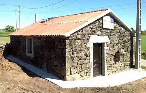 El edificio restaurado alberga el horno y sirve tambi�n como local social.