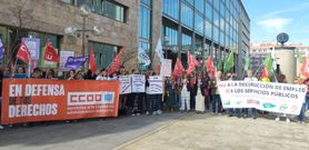 Protsta de trabajadores de la consejera de Derechos Sociales y Bienestar esta maana