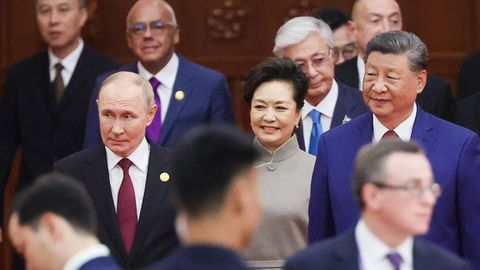 El presidente ruso, Vlad�mir Putin; la primera dama de China, Peng Liyuan; y el presidente Xi Jinping.