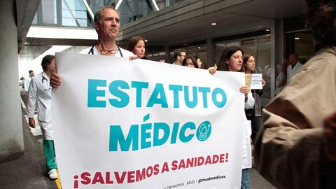 Protestas de los m&eacute;dicos este jueves en el Chuac
