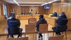 El condenado por asaltar a una mujer a punta de navaja para robarle tres euros y su m�vil, en la Audiencia Provincial de Lugo.