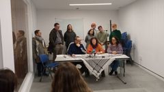 Diferentes colectivos presentan la iniciativa en el centro�sociocultural Maruxa e Coralia de Santiago. En el centro est� la activista Sandra Garrido