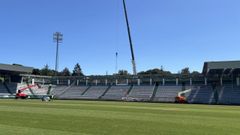 Obras de la cubierta en el campo de A Malata
