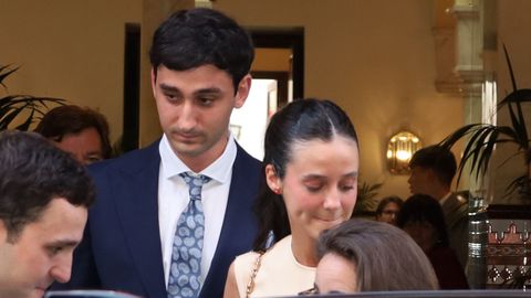 Victoria Federica junto a su novio Jorge Navalpotro saliendo de un hotel en Sevilla