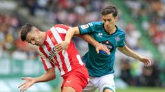 Nacho S�nchez, en la imagen durante el partido ante el Sporting, no entrar� en la convocatoria.