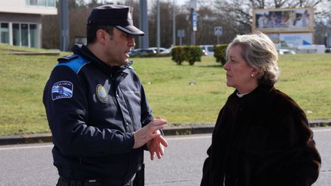 Paula Alvarellos y el inspector Jos� Manuel R�o en el pol�gono de O Ceao