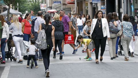 En el casco urbano de Pontevedra tiene, según el padrón municipal 64.209 habitantes
