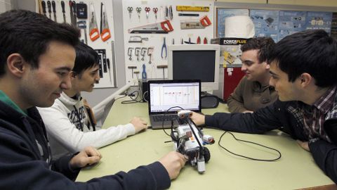 �Los cient�ficos hac�is juguetes que se mueven solos? 
