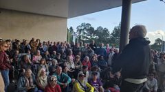 El fin del encierro coincidi� con la actuaci�n del artista Quico Cadaval, quien acudi� al centro hospitalario en solidaridad con la protesta