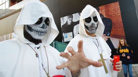 Procesi�n de la Santa Compa�a con ni�os de Sama�n / Halloween