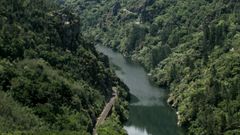 A Ribeira Sacra. Vista do r�o Sil � altura dos concellos de Pant�n e Nogueira de Ramu�n. Un dos proxectos para os que a Xunta busca financiamento dos fondos europeos � o reforzo da candidatura da Ribeira Sacra a Patrimonio da Humanidade.