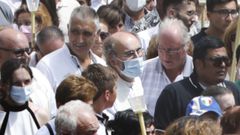 Francisco Javier de Ramiro Crespo, cura en la parroquia de San Xos� de Ribarteme ya hab�a sido anteriormente pol�mico cuando prohibi�  la tradicional procesi�n con ata�des de Santa Marta 