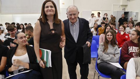 Homenaxe a Xess Alonso Montero noinstituto no que foi profesor en Vigo