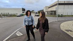 A concelleira de Promoci�n Econ�mica, Iria Cotelo, e a tenenta de alcaldesa, Miriam Berm�dez, no pol�gono industrial de Landrove