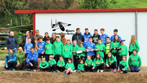 GRUPO CULTURAL LA RIBERA KAYAK EN SUS INSTALACIONES EN SOTO DE RIBERA