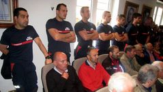 Los bomberos de Natutecnia asistieron al pleno de Sarria de pie desde la �ltima fila