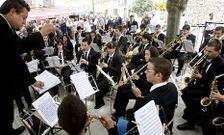 Los miembros de las bandas de Deza, incluida esta de Agolada, tendr�n precios especiales.