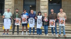 Representantes del Concello, la Diputaci�n, la SD Ribadeo y Acisa participaron en la presentaci�n.