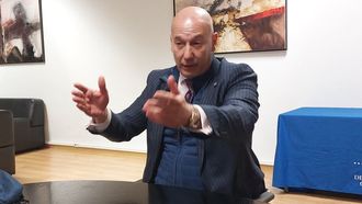 Pedro Fern�ndez, en el momento de explicar su intenci�n de querellarse contra distintas personas que consieraba hab�an quebrantado su acuerdo con el club cobista
