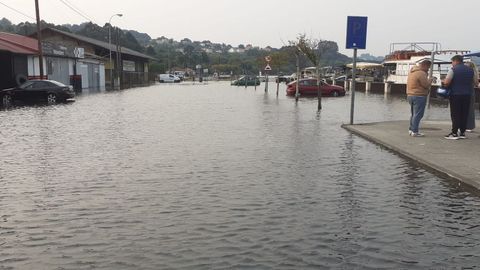 Muelle de Betanzos completamente anegado.