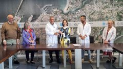 Firma del convenio en el Chuac entre el Club de Leones y el rea sanitaria para mejorar la calidad de vida de los nios con cncer hospitalizados