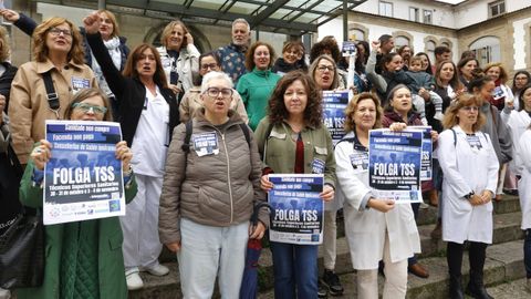 Concentraci�n de t�cnicos superiores sanitarios en el Hospital Provincial de Pontevedra, en octubre del 2025