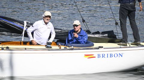 El rey emrito saliendo al mar en la regata Rey Juan Carlos I El Corte Ingls Master este sbado en Sanxenxo