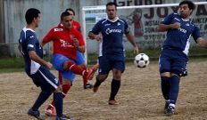 El Carreira (de rojo) y el Agui�o ofrecieron un bonito partido. 