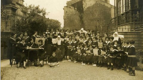 Alumnas del Colegio Patronato San Jos de las Hermanas de la Caridad de Gijn