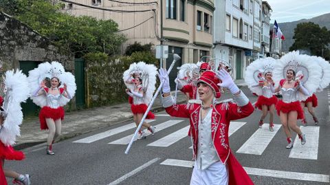 Desfile de comparsas de Muros