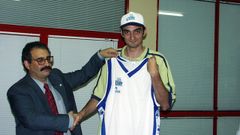 De vuelta en el Pazo. Sergio Prez fich por el COB en el ao 2001 y estuvo dos temporadas en Ourense. Veinte aos despus de su primera incorporacin al conjunto ourensano, vuelve al Pazo.