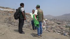 Miembros de una patrulla ciudadana en el �rea metropolitana de Lima