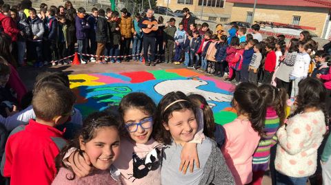 Paz Ourense.Acto por el Da de la Paz en el CPI de Ribadavia