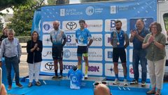 <span lang= gl >Adn Fra, do Club Ciclista Viveiro, no mis alto do podio en Ordes.</span>