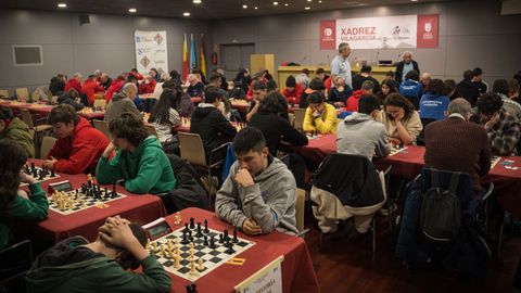 Unha das salas de xogo habilitadas no Auditorio de Vilagarca para acoller as partidas dos 220 participantes no Open McDonald's.