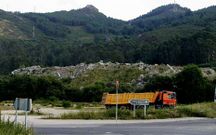 El petroglifo se encuentra en las inmediaciones de la empresa expedientada.