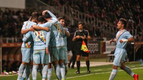 Los jugadores del Rayo celebran un gol ante el Girona